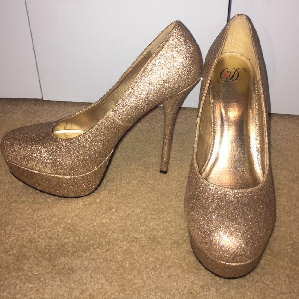 Basically New Glitter Gold Platform Heels